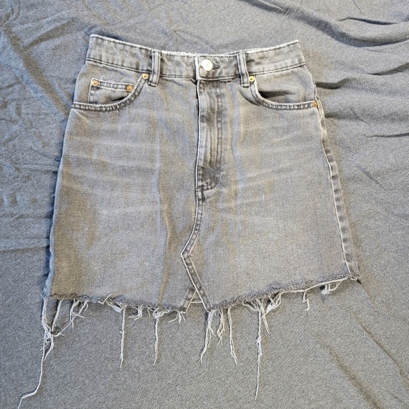 Zara Mini Skirt Womens Medium Black Jean Distressed Slit Front Button Up Denim - Picture 1 of 11